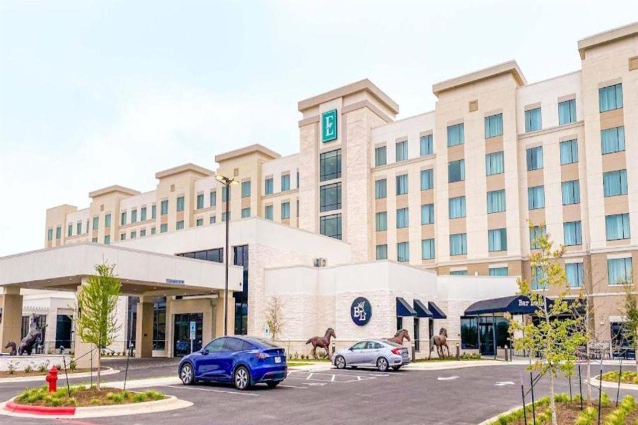 Embassy Suites By Hilton Round Rock Bagian luar foto