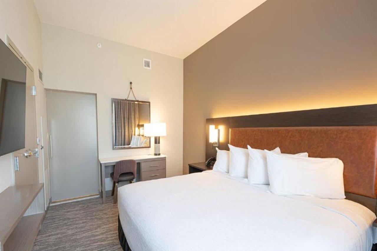 Embassy Suites By Hilton Round Rock Bagian luar foto