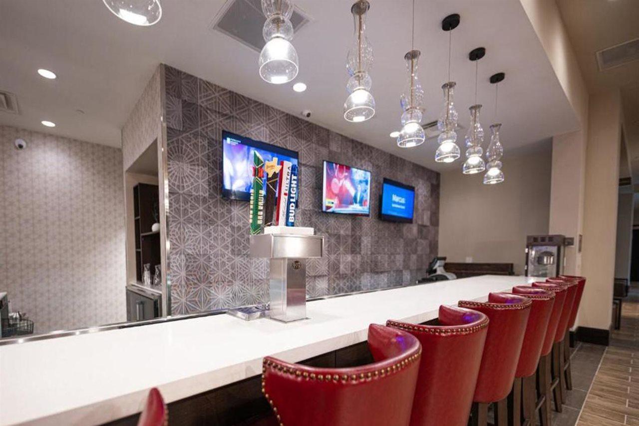 Embassy Suites By Hilton Round Rock Bagian luar foto
