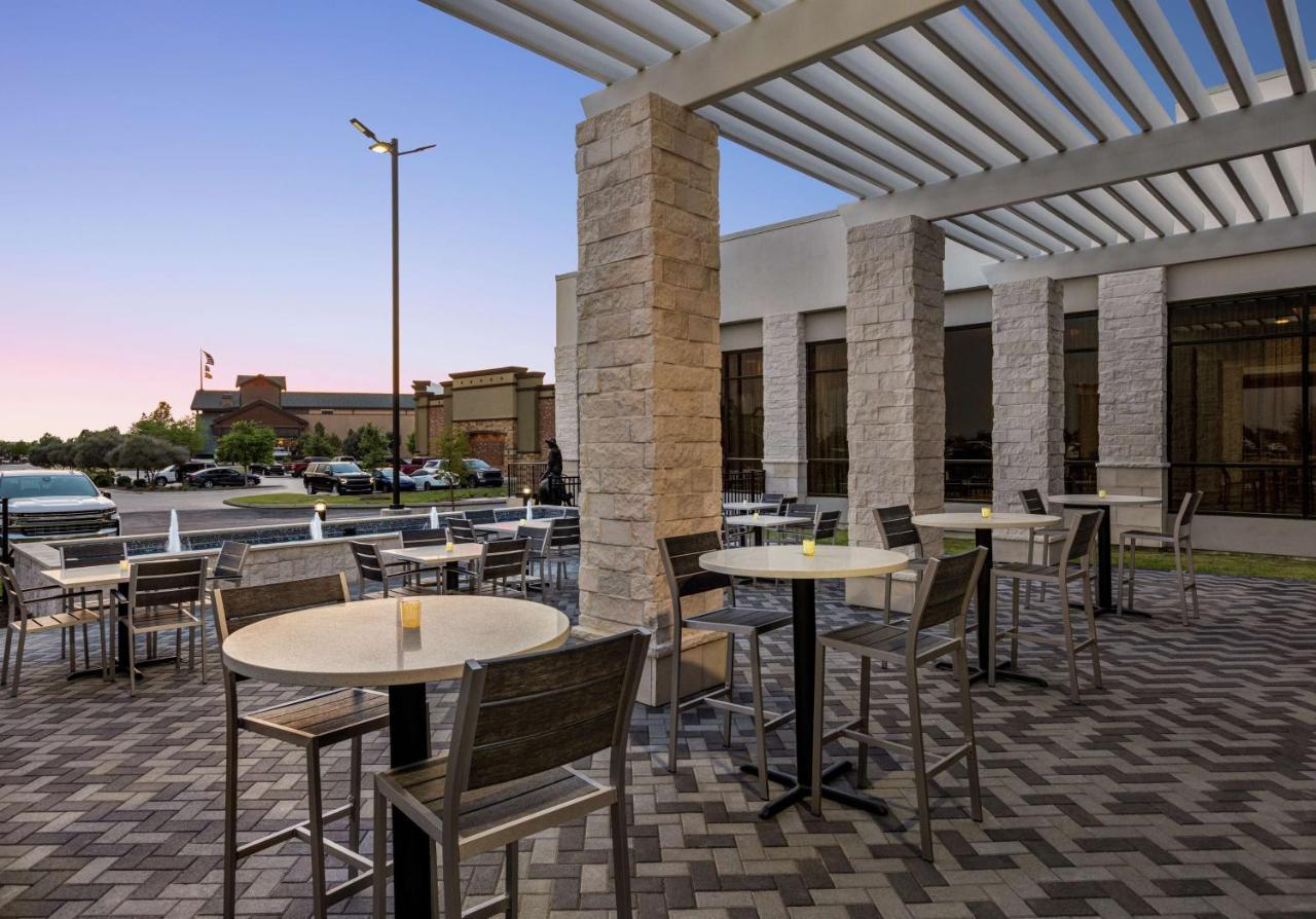 Embassy Suites By Hilton Round Rock Bagian luar foto