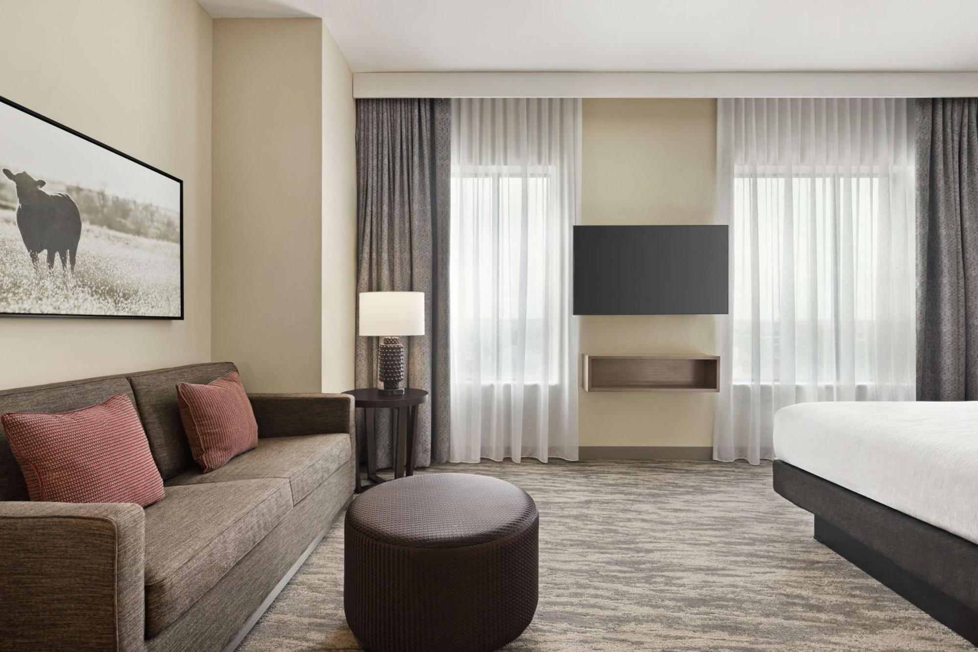 Embassy Suites By Hilton Round Rock Bagian luar foto